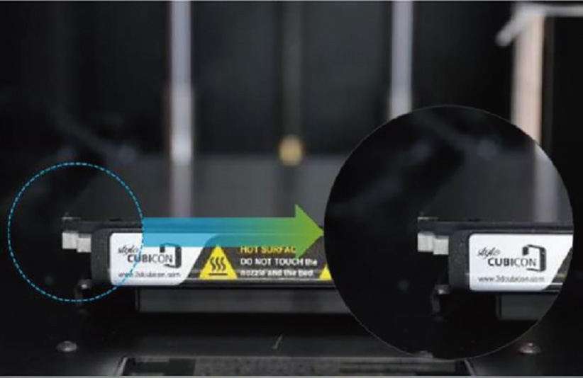 オートレベリング機能付きベッド（特殊コーティング）を採用