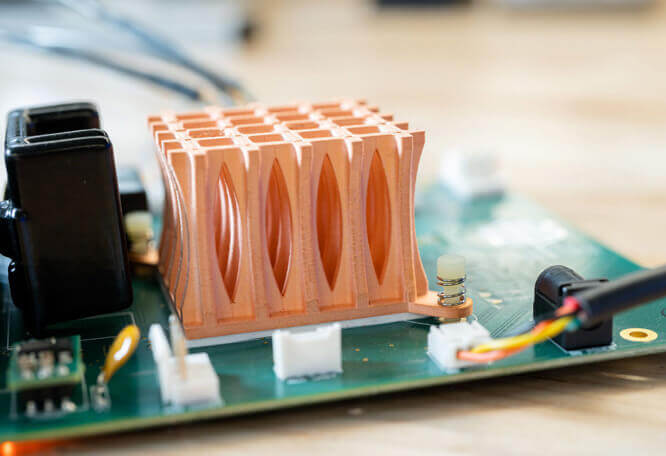 ［出力サンプル］金型